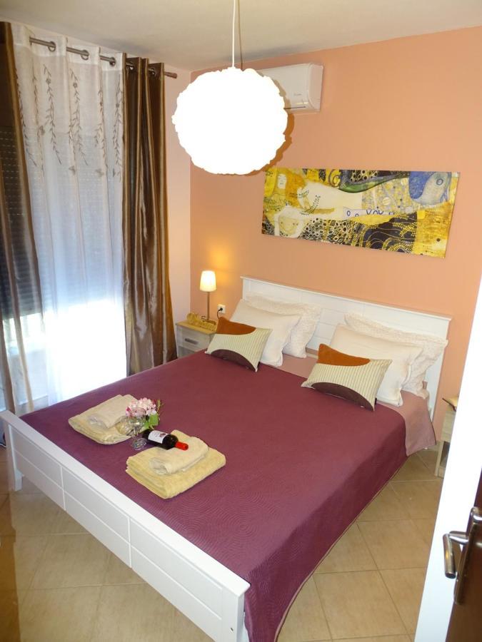 Apartament Bella Casa Néa Péramos Zewnętrze zdjęcie