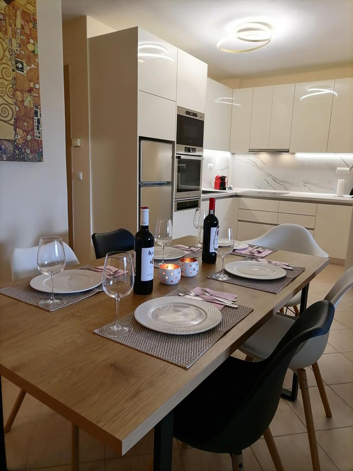 Apartament Bella Casa Néa Péramos Zewnętrze zdjęcie